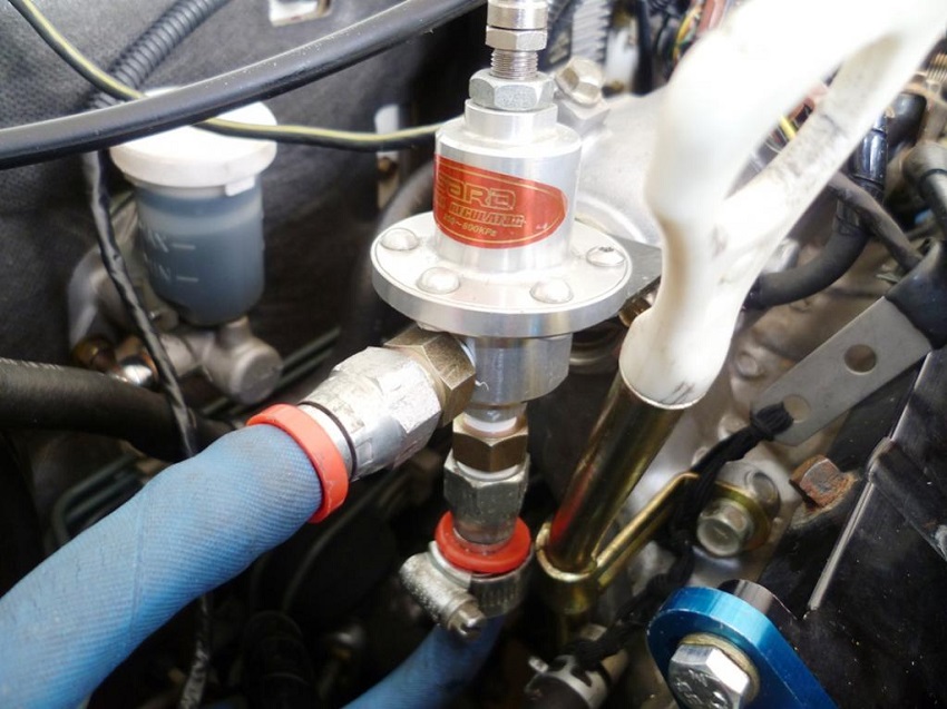 How to Raise the Fuel Pressure with a Fuel Pressure Regulator