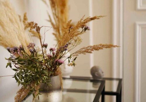 How to Decorate Your House with Dried Flowers: A Comprehensive Guide